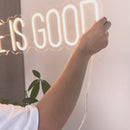 Sinal de néon Life is good